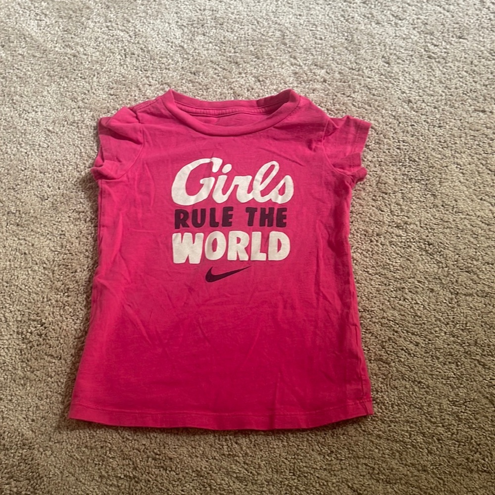 USED nike T-shirt- Size 4T